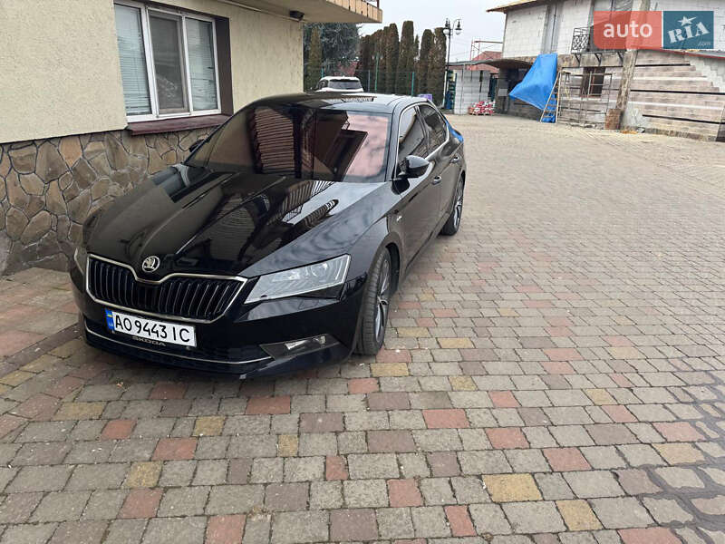 Лифтбек Skoda Superb 2016 в Ужгороде