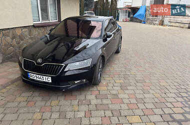 Лифтбек Skoda Superb 2016 в 