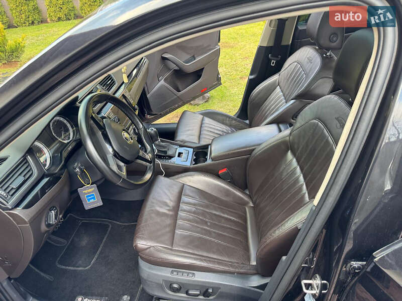 Лифтбек Skoda Superb 2016 в Ужгороде