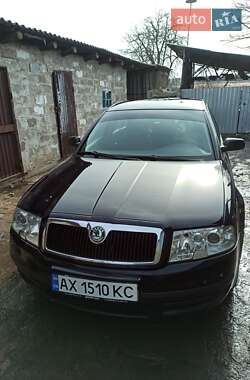 Лифтбек Skoda Superb 2004 в 