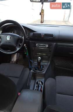 Лифтбек Skoda Superb 2004 в 