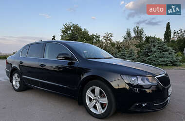 Лифтбек Skoda Superb 2013 в Черкассах