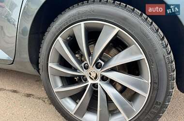 Універсал Skoda Superb 2018 в 