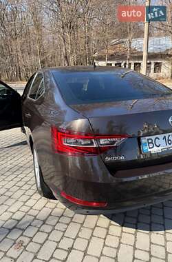 Лифтбек Skoda Superb 2018 в 