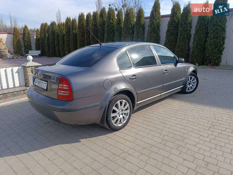 Лифтбек Skoda Superb 2004 в Новой Ушице