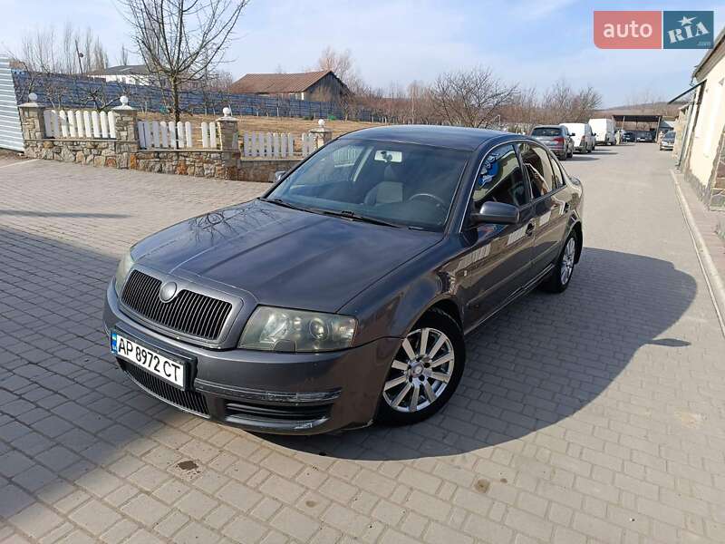 Лифтбек Skoda Superb 2004 в Новой Ушице