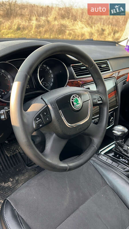 Лифтбек Skoda Superb 2011 в Мукачево