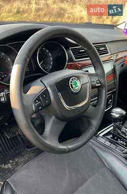 Лифтбек Skoda Superb 2011 в 