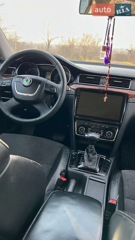 Лифтбек Skoda Superb 2011 в Мукачево
