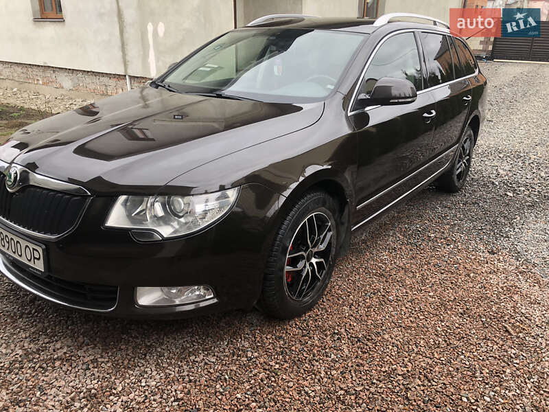 Універсал Skoda Superb 2013 в 