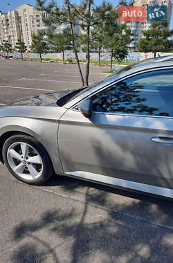 Универсал Skoda Superb 2015 в 