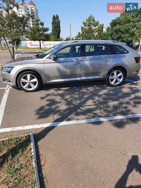 Универсал Skoda Superb 2015 в Киеве фото 4 Универсал Skoda Superb 2015 в Киеве