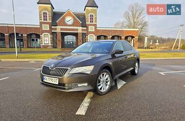 Лифтбек Skoda Superb 2017 в Киеве