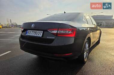 Лифтбек Skoda Superb 2017 в Киеве