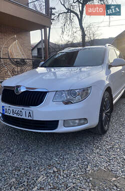 Универсал Skoda Superb 2012 в Тячеве