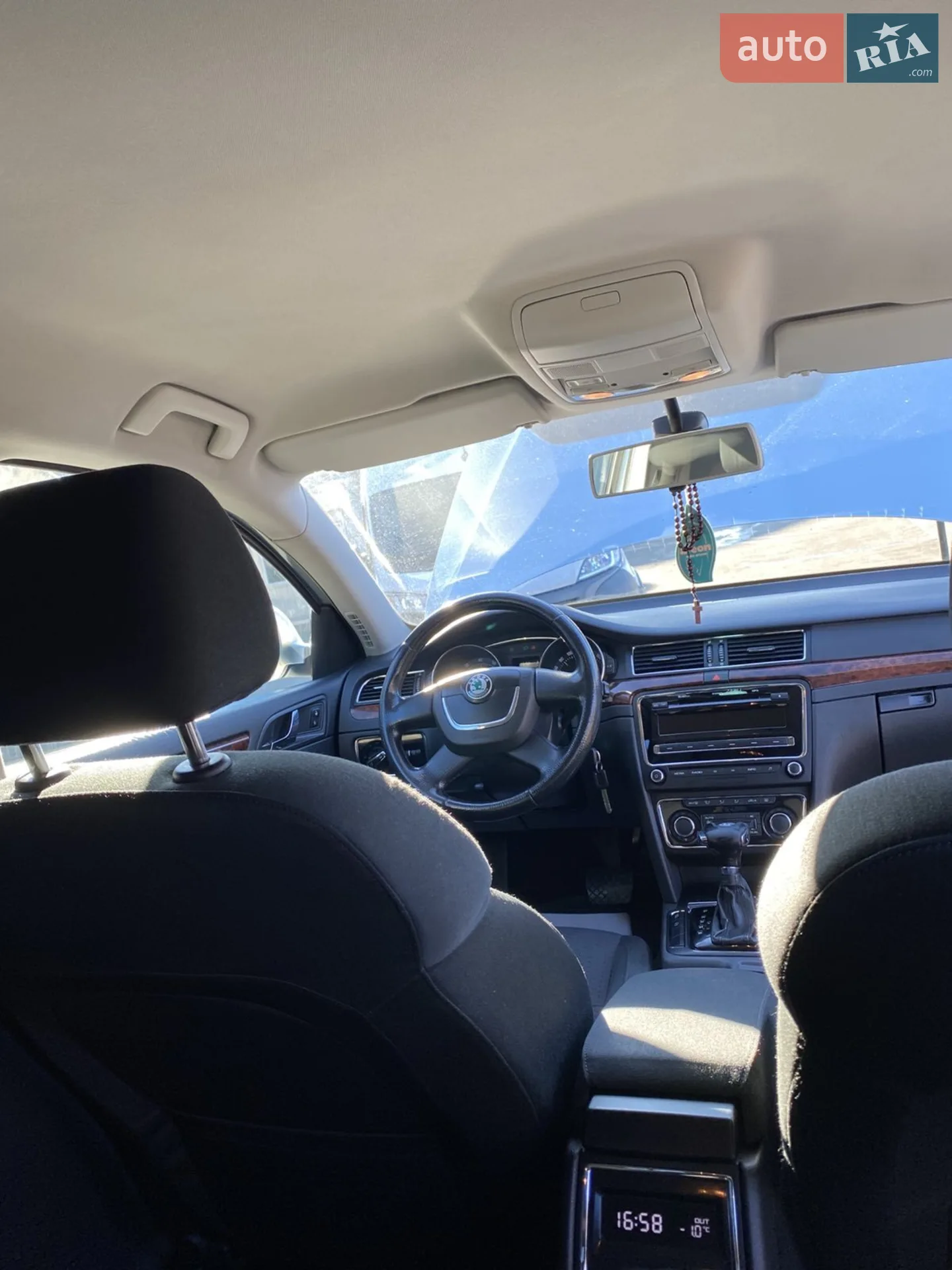 2010 Skoda Superb - мініатюра 13