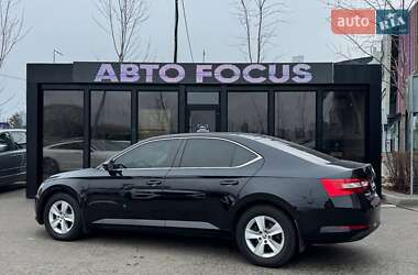 Лифтбек Skoda Superb 2016 в 