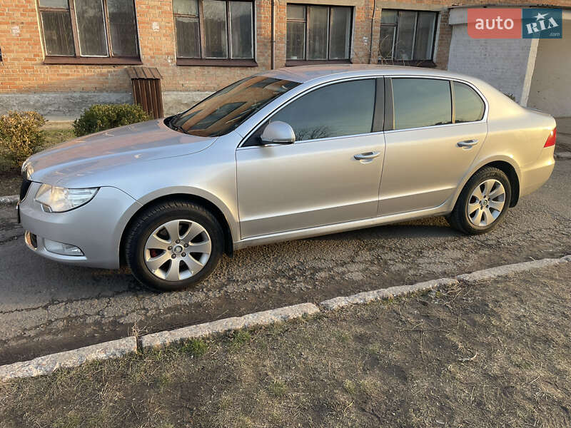Лифтбек Skoda Superb 2012 в Миргороде