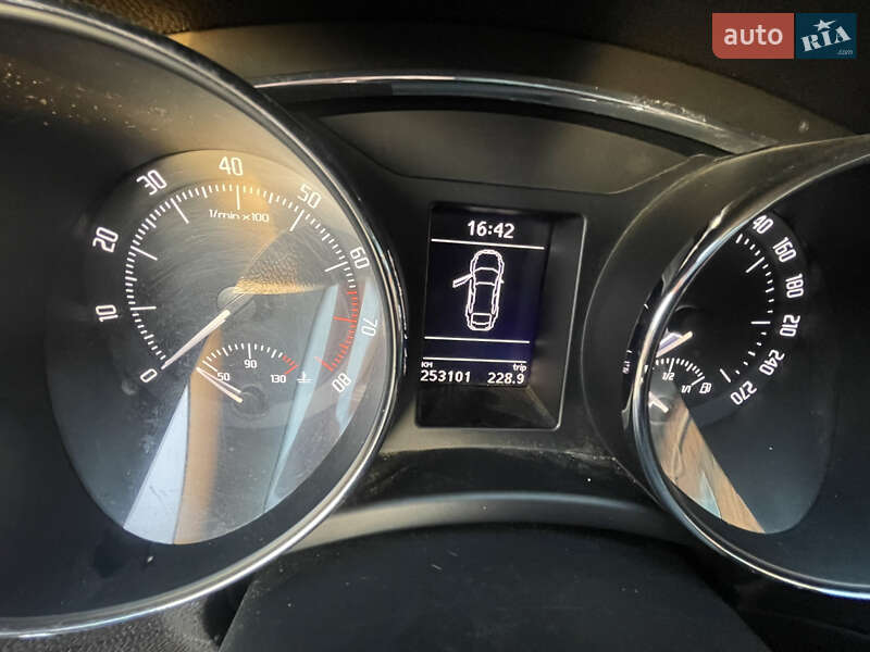 Лифтбек Skoda Superb 2012 в Миргороде