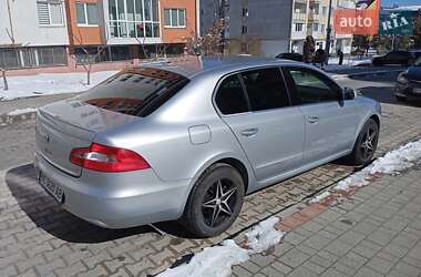 Лифтбек Skoda Superb 2012 в 