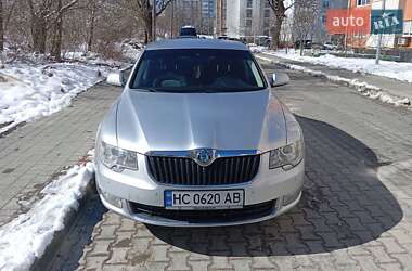 Лифтбек Skoda Superb 2012 в 