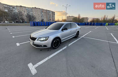 Лифтбек Skoda Superb 2013 в 