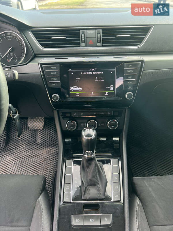 Ліфтбек Skoda Superb 2015 в Городку
