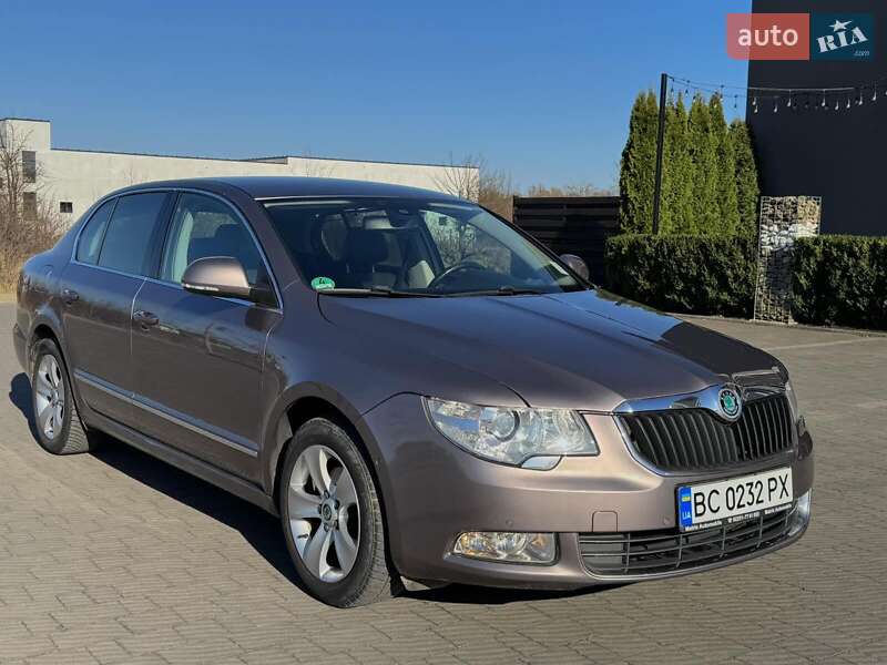 Лифтбек Skoda Superb 2010 в 