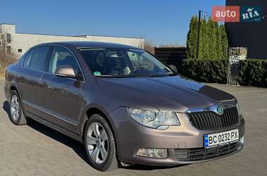 Лифтбек Skoda Superb 2010 в 