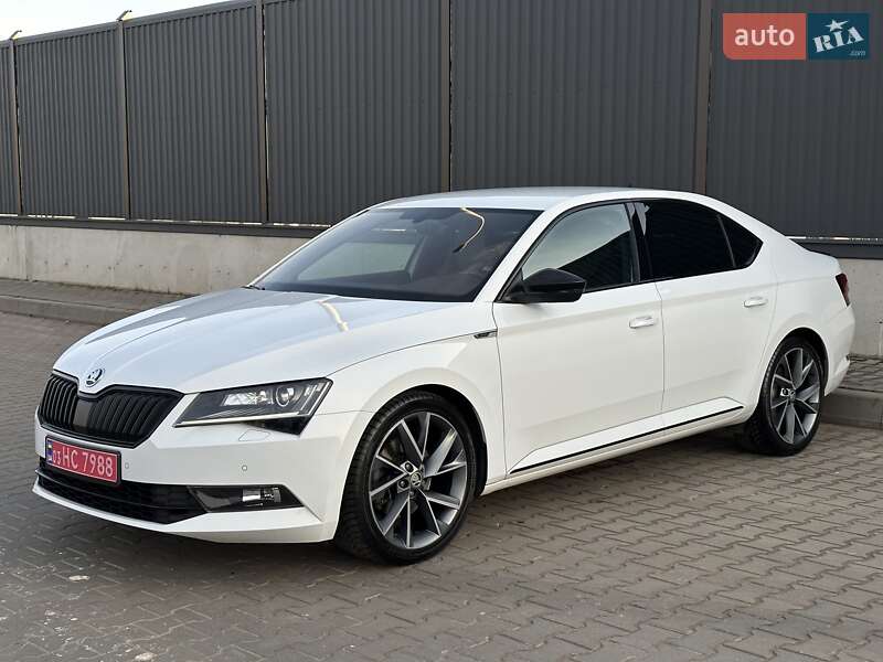 Лифтбек Skoda Superb 2018 в 