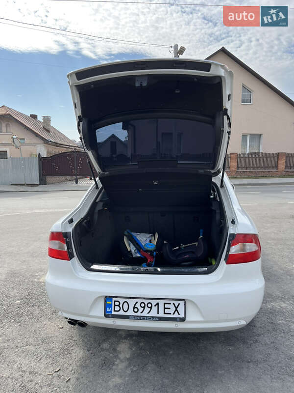 Ліфтбек Skoda Superb 2013 в Тернополі