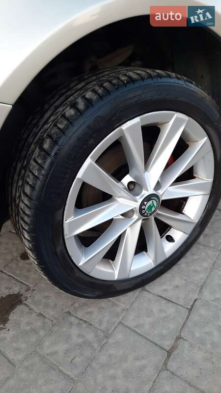 Лифтбек Skoda Superb 2005 в Косове