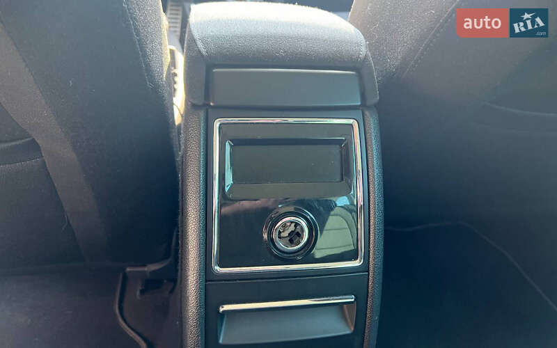 Универсал Skoda Superb 2012 в Черновцах