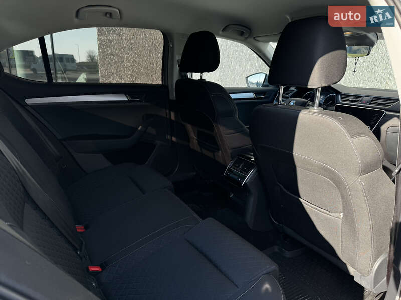 Лифтбек Skoda Superb 2019 в Ужгороде
