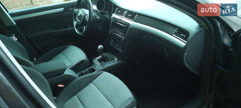Универсал Skoda Superb 2010 в Кропивницком