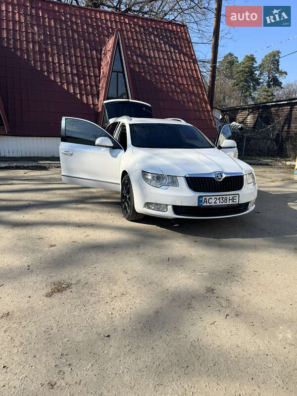 Универсал Skoda Superb 2010 в Луцке