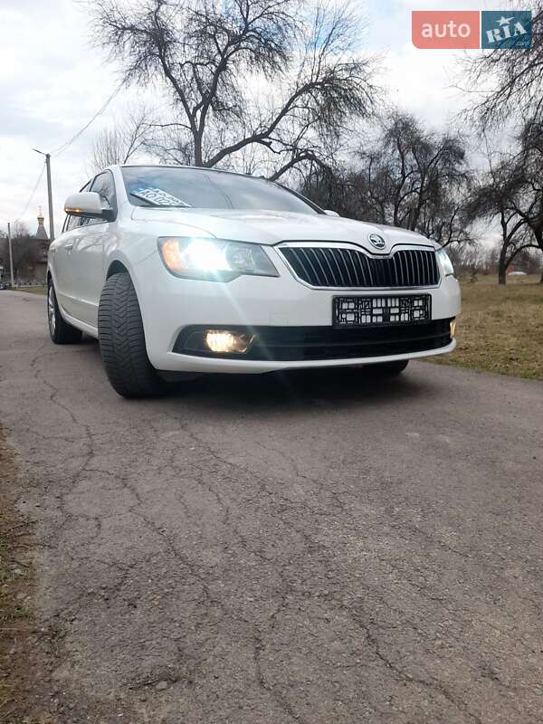 Лифтбек Skoda Superb 2013 в Хусте
