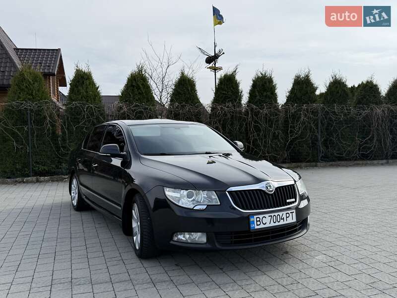 Лифтбек Skoda Superb 2013 в Стрые