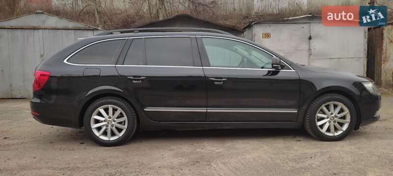 Універсал Skoda Superb 2014 в Львові