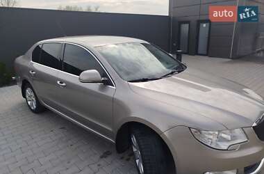Лифтбек Skoda Superb 2009 в 
