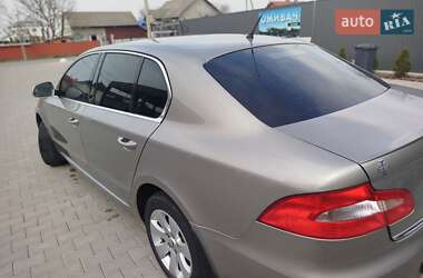 Лифтбек Skoda Superb 2009 в 