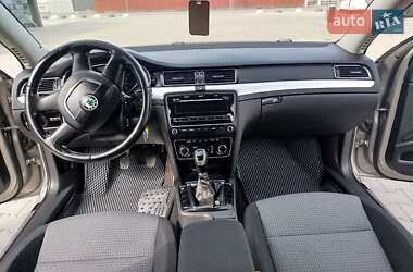 Лифтбек Skoda Superb 2009 в 