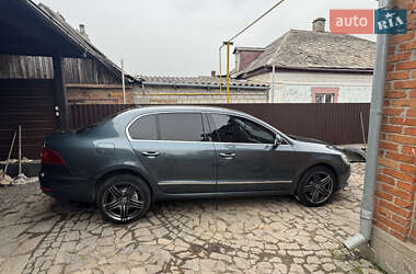 Лифтбек Skoda Superb 2013 в 