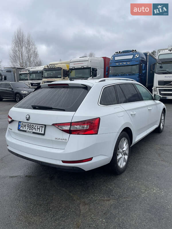 Універсал Skoda Superb 2016 в Звягелі