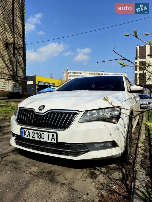 Ліфтбек Skoda Superb 2016 в Києві фото 7 Ліфтбек Skoda Superb 2016 в Києві