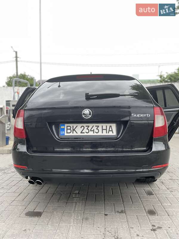 Універсал Skoda Superb 2010 в Рівному