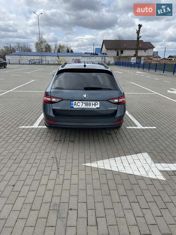 Универсал Skoda Superb 2016 в Нововолынске