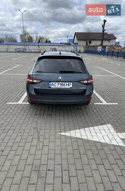 Універсал Skoda Superb 2016 в 