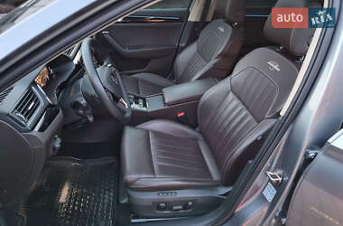 Лифтбек Skoda Superb 2019 в 