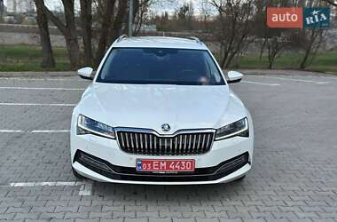 Універсал Skoda Superb 2019 в 